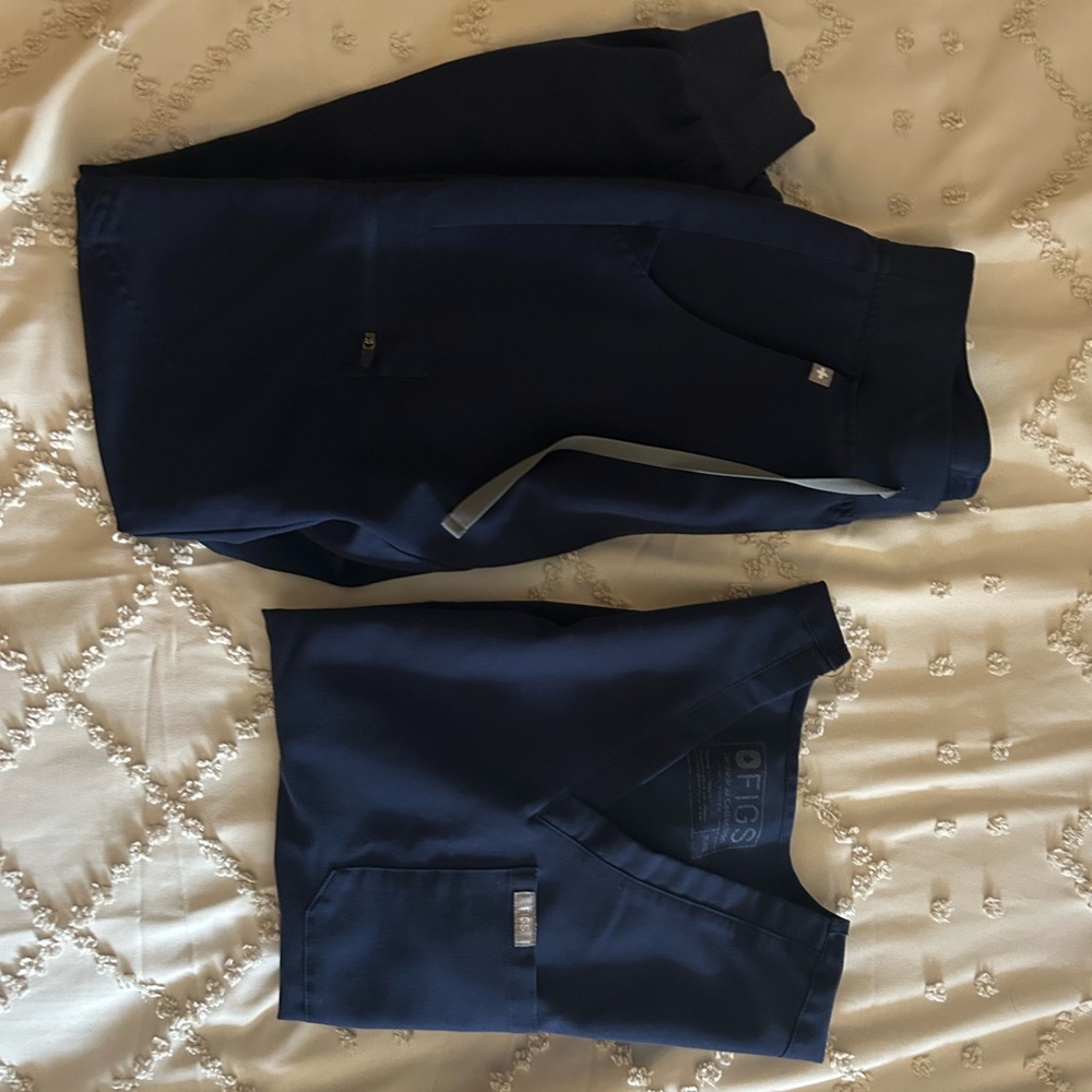 Figs Scrubs Joggers and One Pocket Top Set XXS